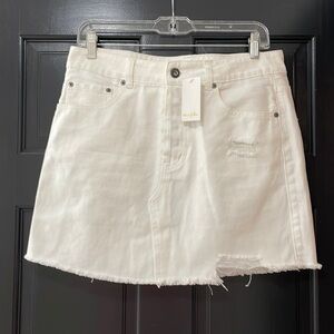 New With Tag’s Buckle Others Follow White Distressed Denim Skirt Size Medium